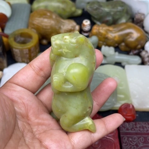 蛇纹石玉未镶嵌颈饰7