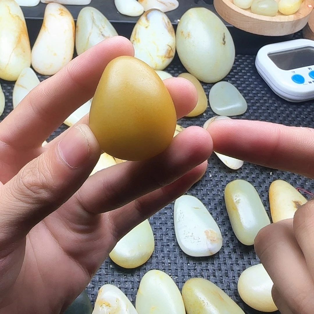 和田玉未镶嵌珠宝半成品