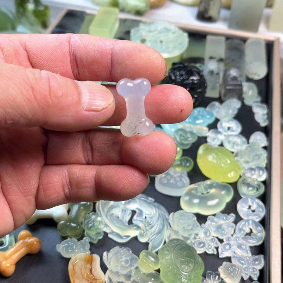 蛇纹石玉原石未镶嵌?*