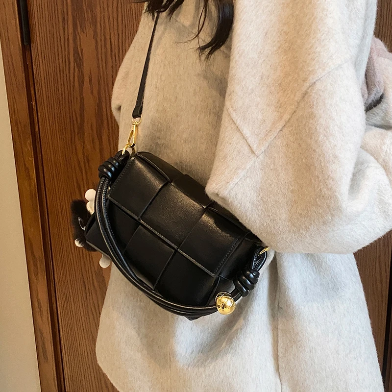 小包包女士2025新款潮斜挎包小众设计百搭高级感流行超火迷你小包