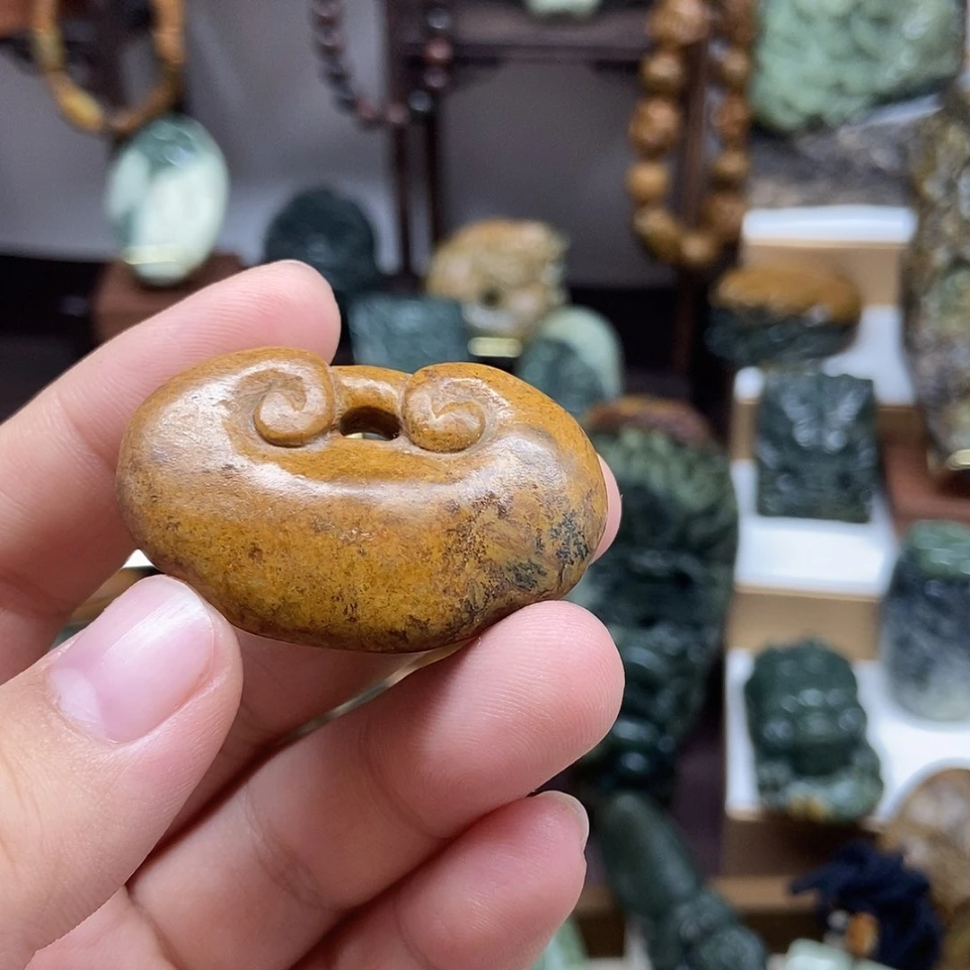 岫岩河磨玉（透闪石质玉）未镶嵌挂件