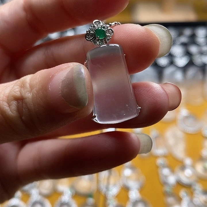 一***宁石英质玉银S925镶嵌颈饰