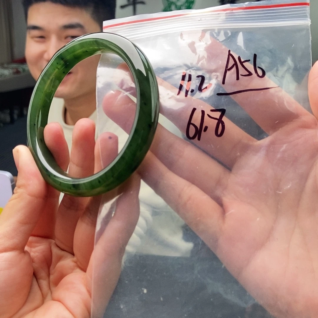 和田玉未镶嵌手镯拍一发一