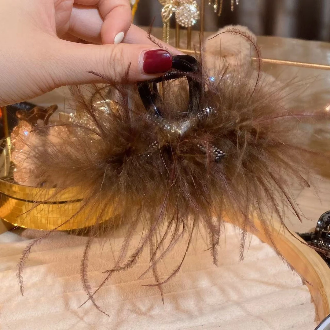 M1575 2024新款中号抓夹咖色毛毛款韩式抓夹