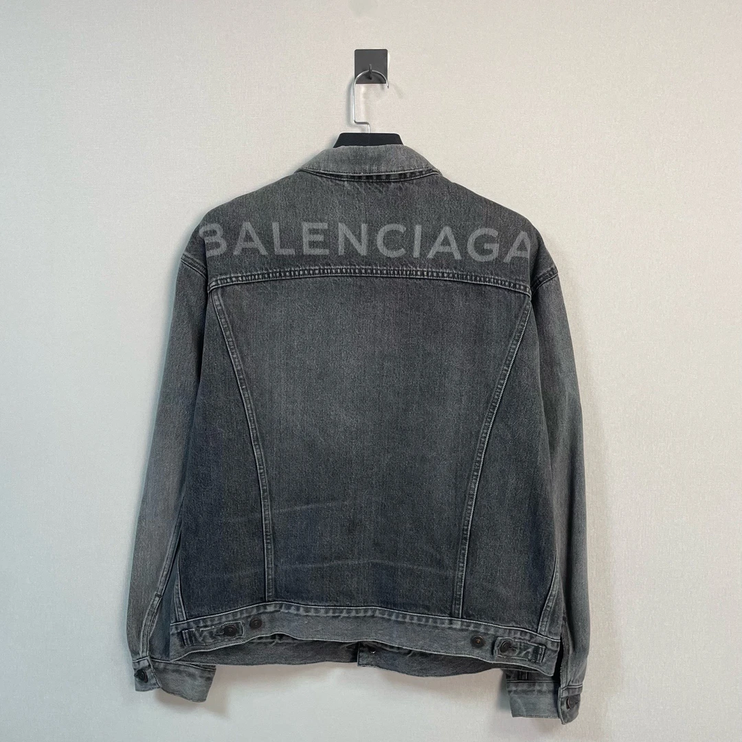 未使用 Balenciaga/巴黎世家 黑灰色字母牛仔夹克/50码/价13000