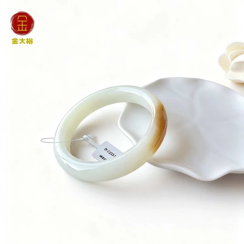 一口糖天然糖俄料白玉镯子