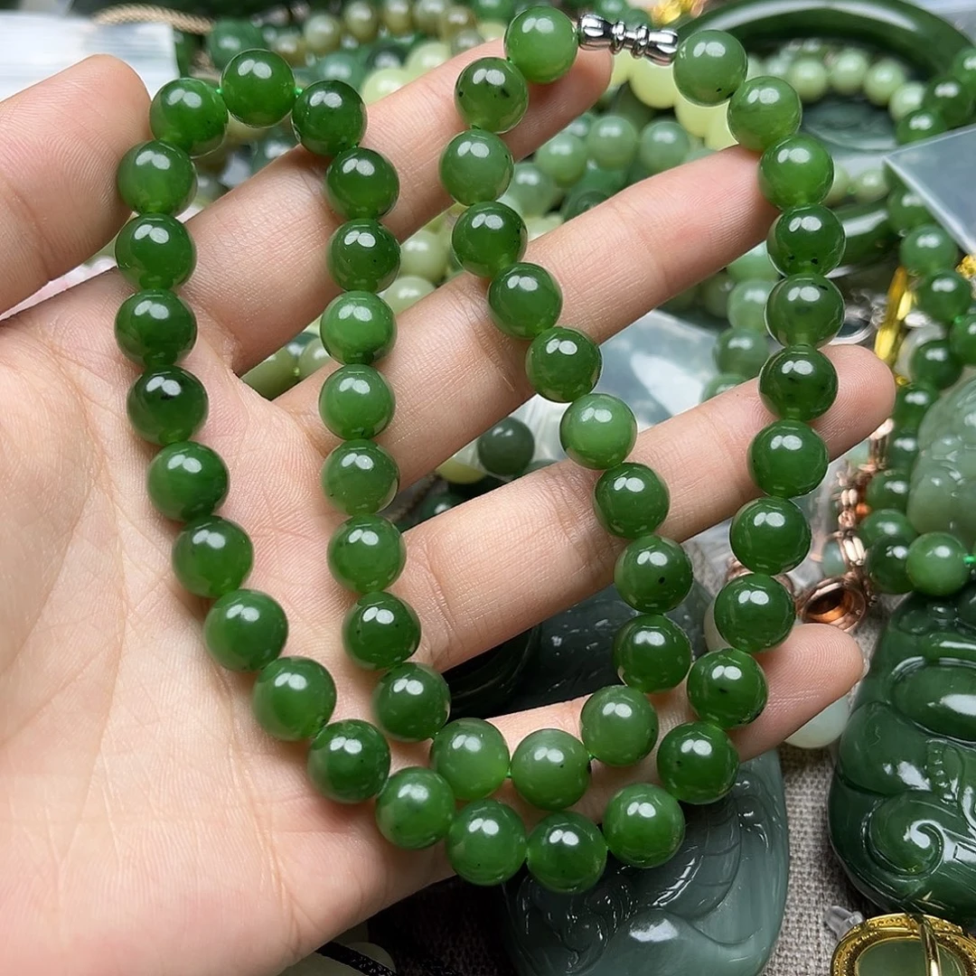 颈饰未镶嵌和田玉（碧玉）