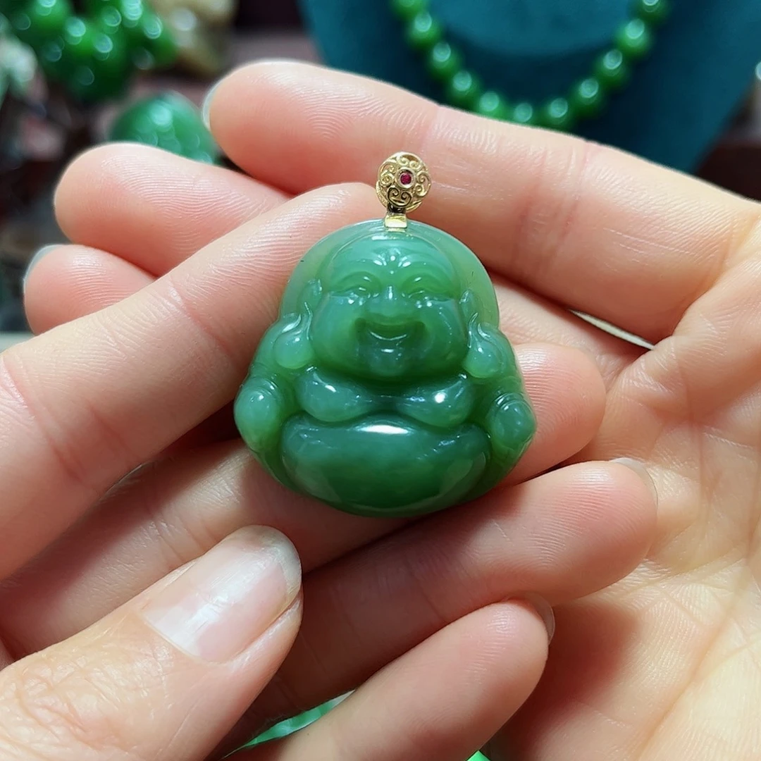 和田玉吊坠18K金镶嵌