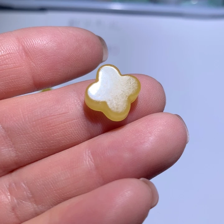 翡翠未镶嵌颈饰四叶草