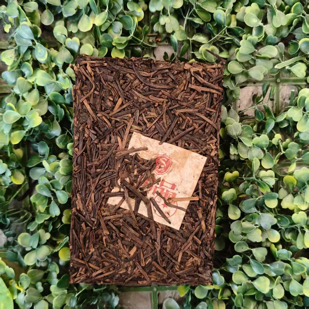 雨腾古茶 "北D七星”Y师七S黑金刚天地YY原L根200g/砖生茶（5月29）