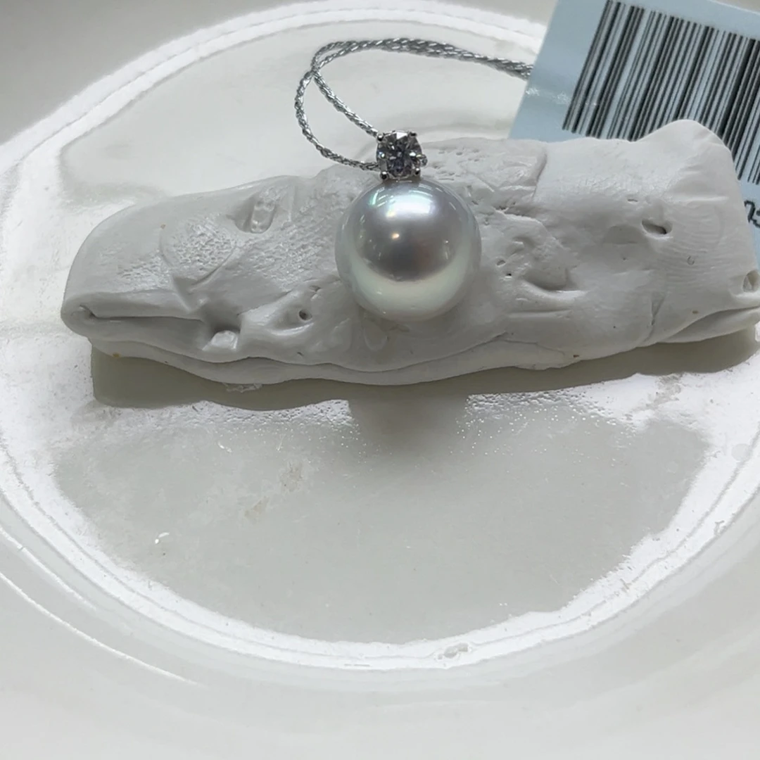 耳饰18K金镶嵌海水珍珠澳白吊坠10-11
