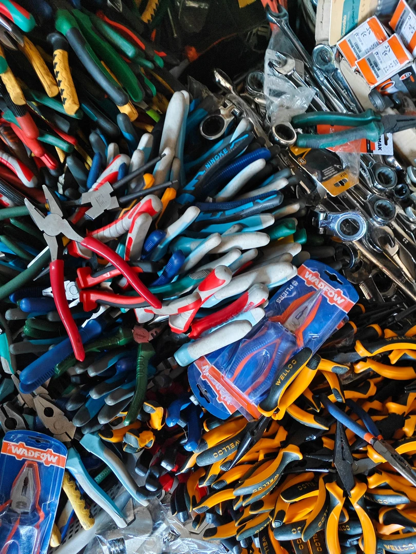 1032号居家日用五金工具手动工具其款式五金工具杂款以直播间为准