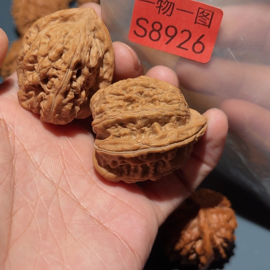 文玩核桃吊坠赤龙