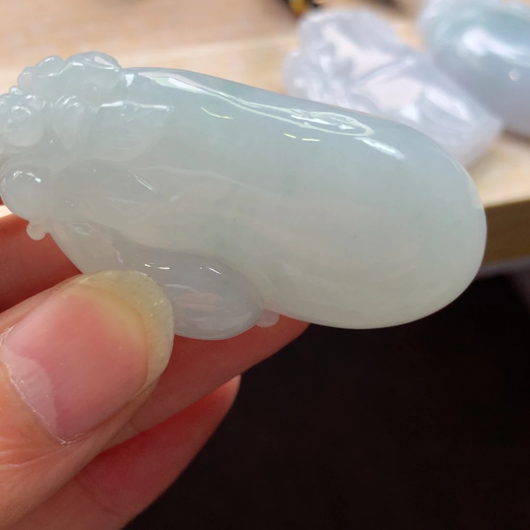 翡翠未镶嵌颈饰吊坠