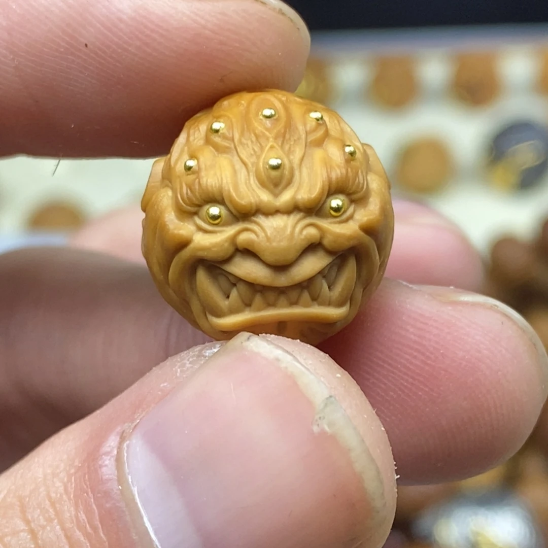 猴头核桃吊坠满镶獠牙恶僧