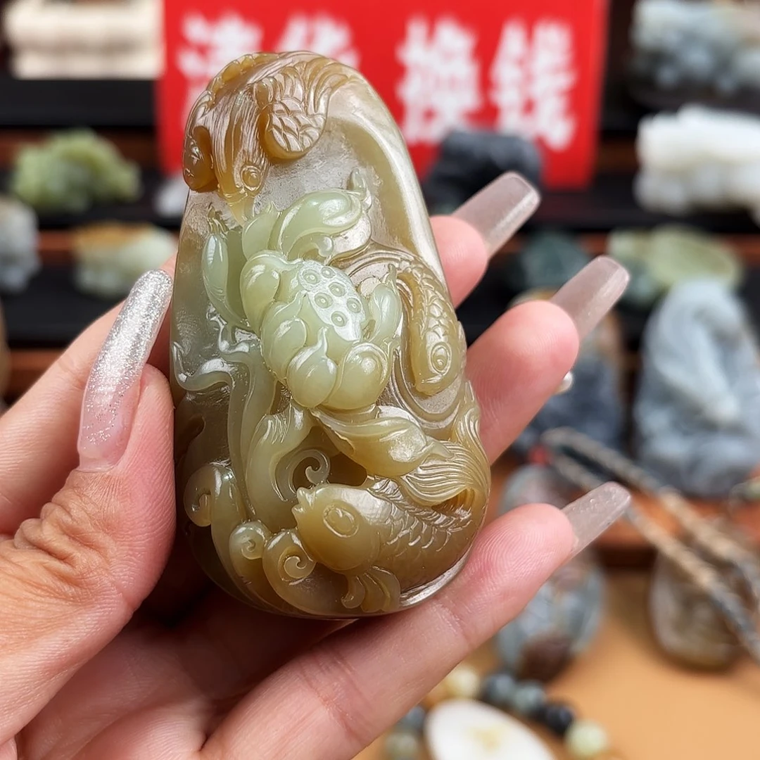 毛***仰和田玉未镶嵌挂件