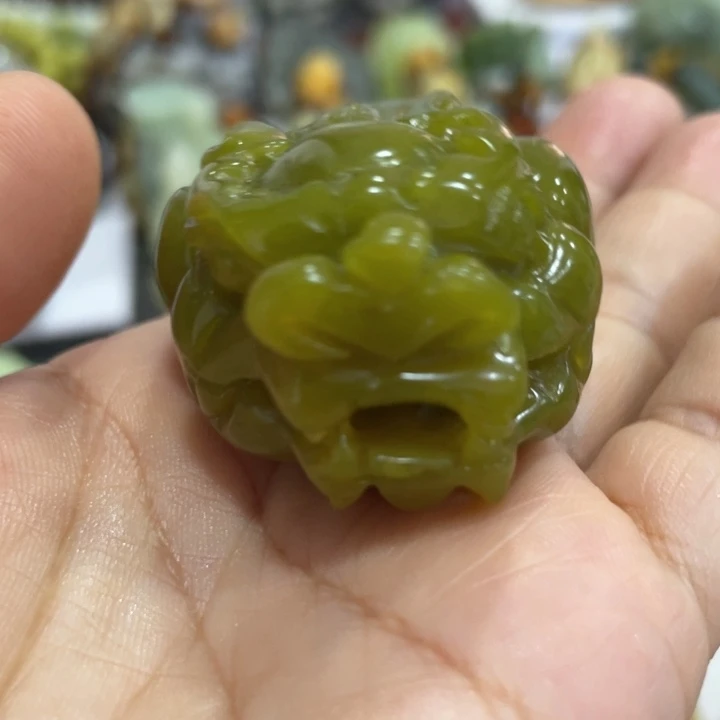 未镶嵌蛇纹石玉颈饰
