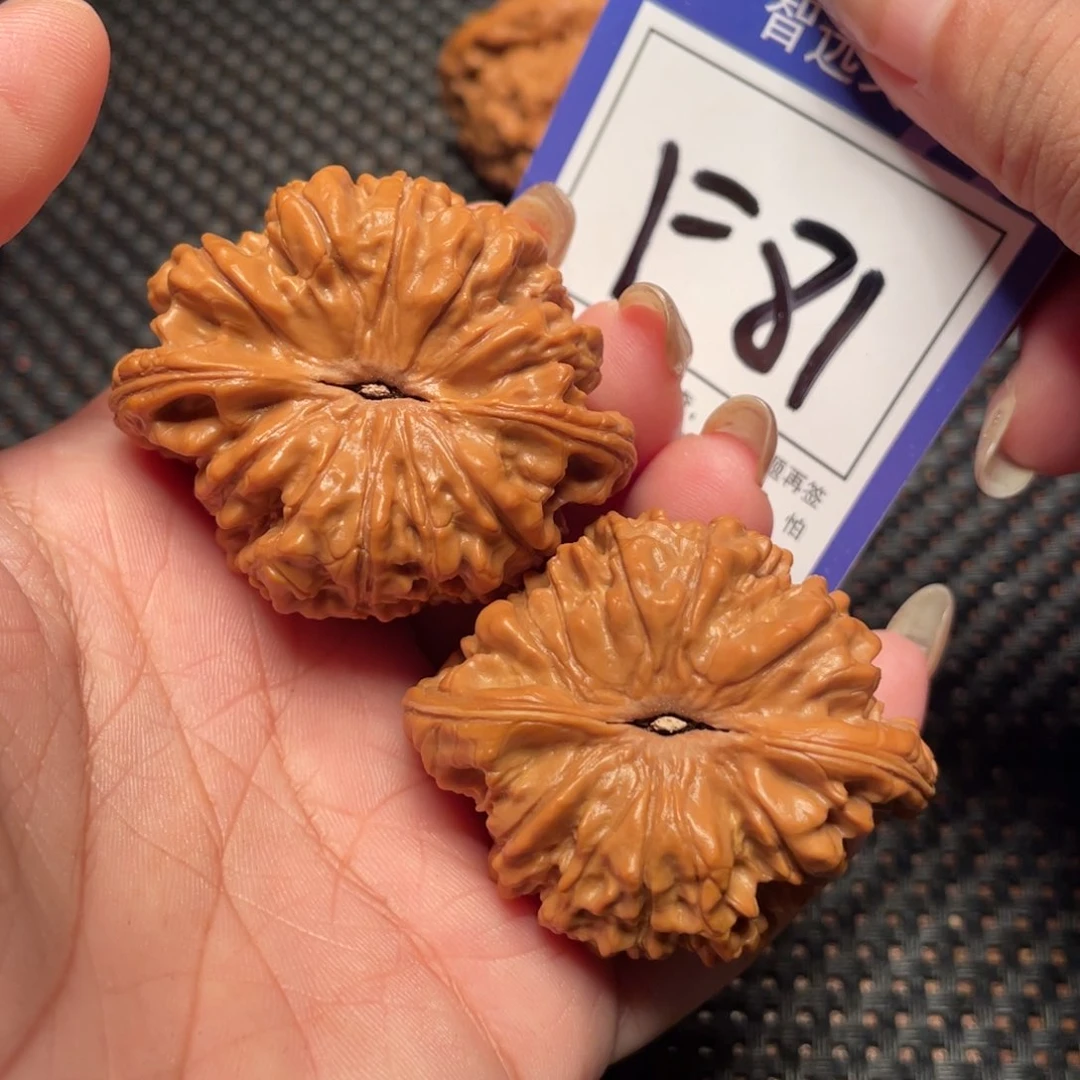 文玩核桃把件81号官帽47