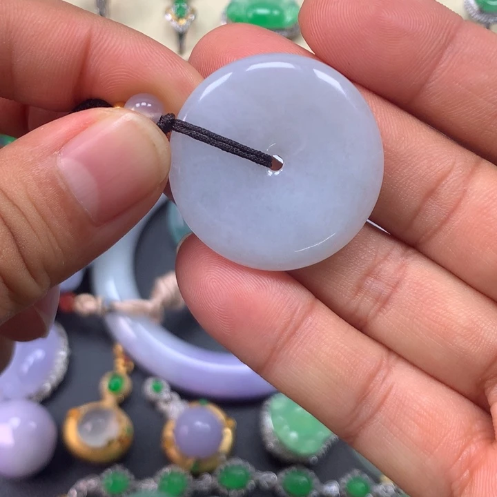 翡翠未镶嵌颈饰平安扣