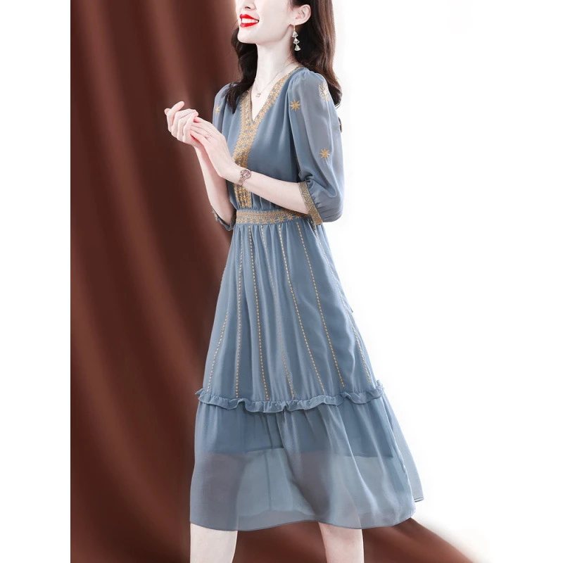 仿真丝连衣裙中长款春新款时尚气质V领系带绣花仿桑蚕丝裙子