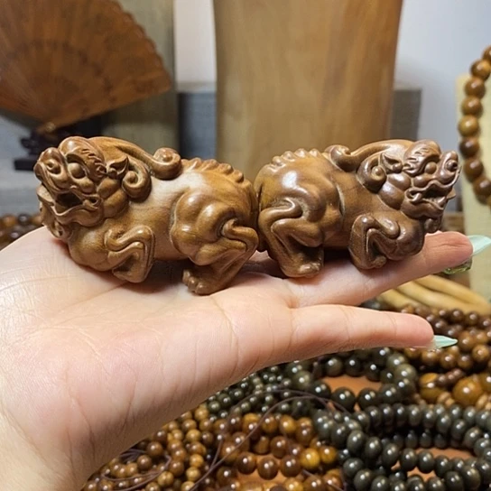 老山檀香貔貅手把件一对