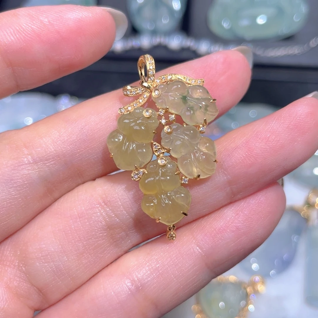 颈饰18K金镶嵌翡翠翡翠