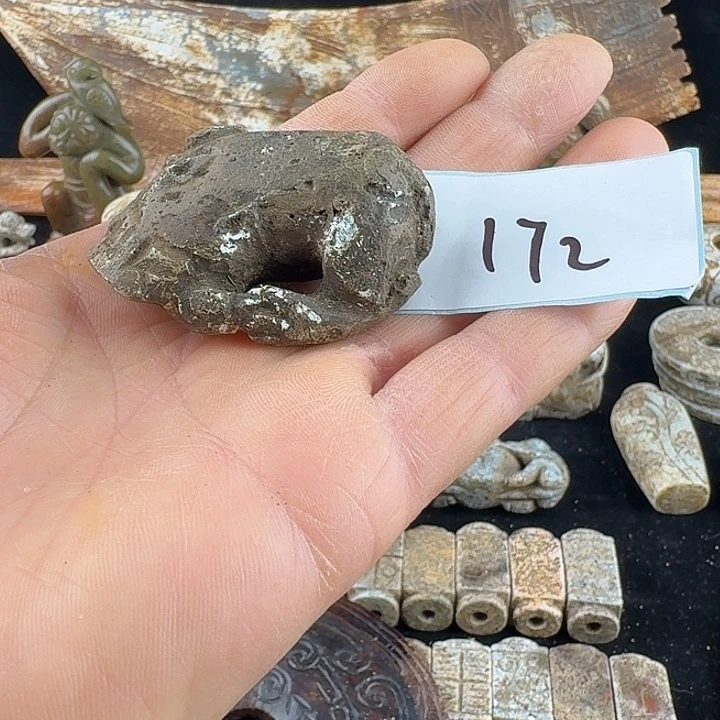 卢***！和田玉未镶嵌颈饰