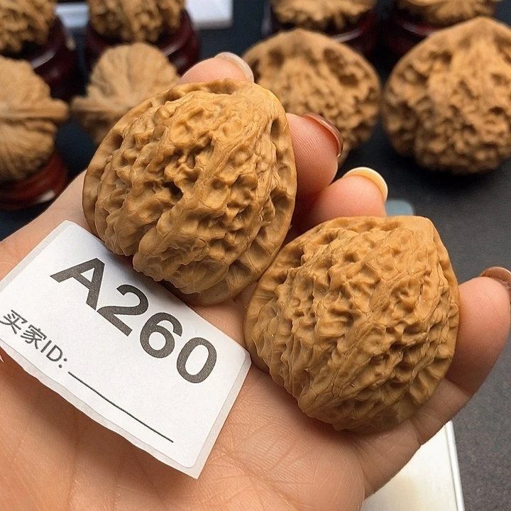 吊坠文玩核桃金牛3.8