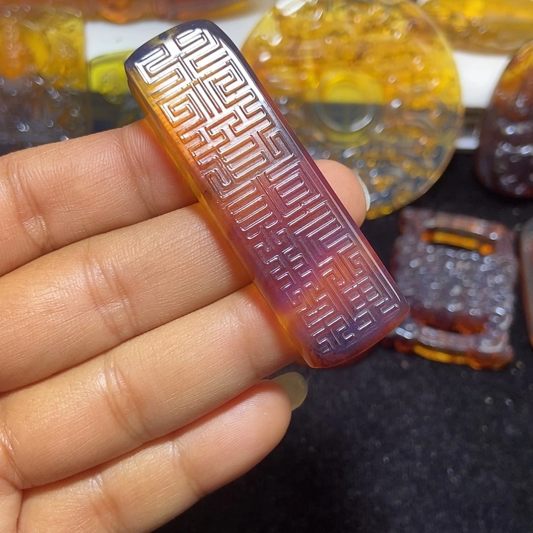 琥珀未镶嵌颈饰缅甸天然琥珀吊坠