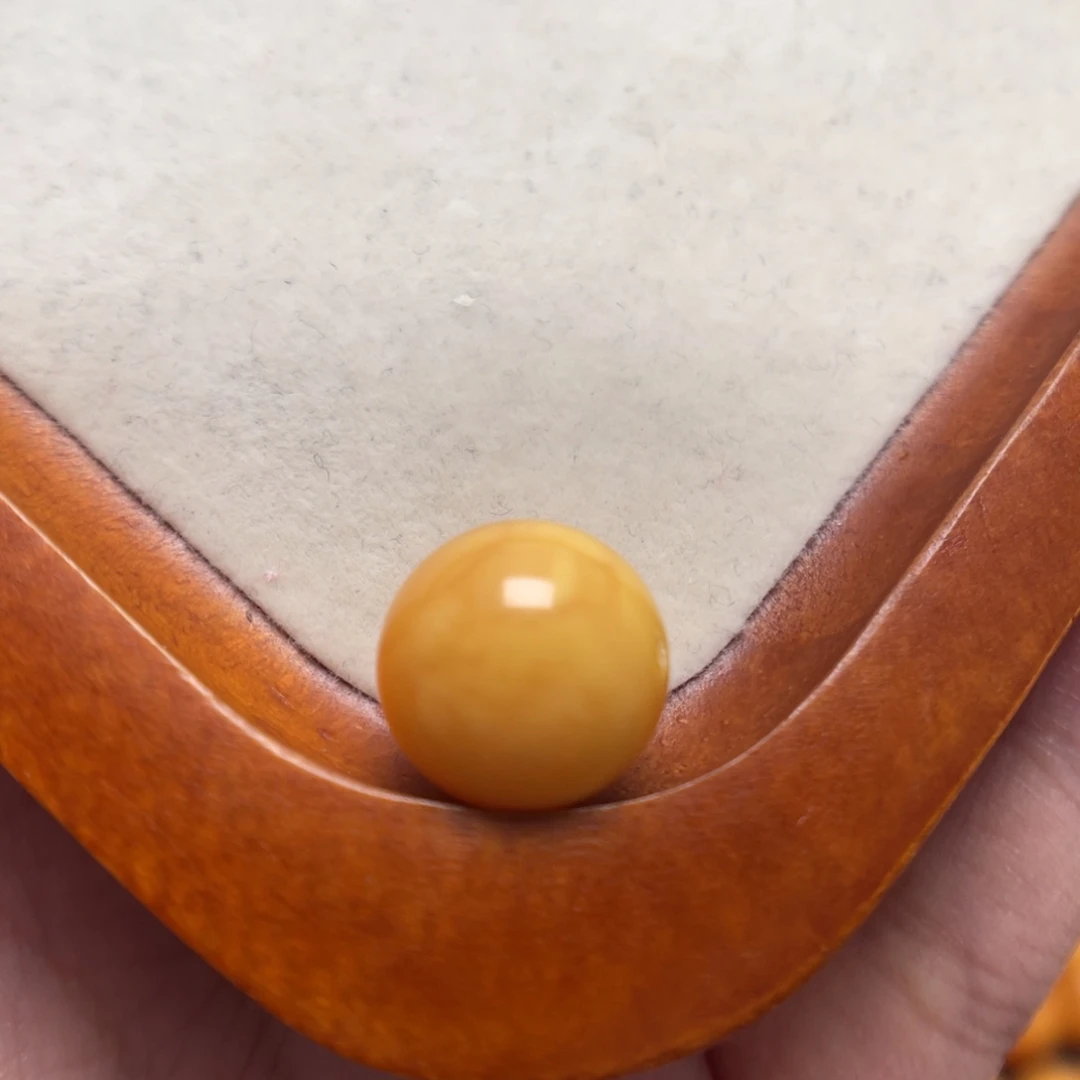 夏***利蜜蜡未镶嵌裸石蜜蜡裸珠