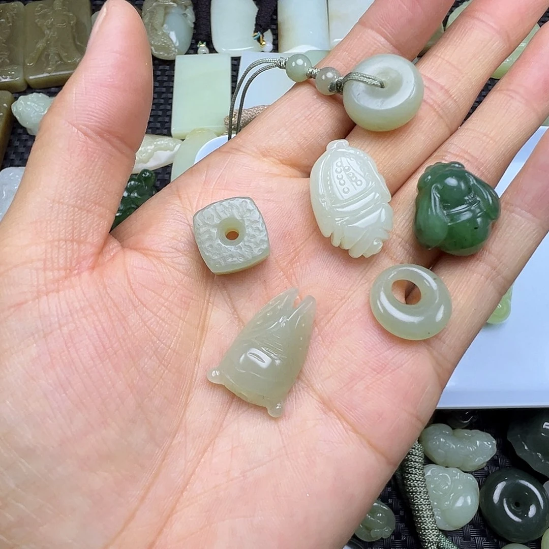 和田玉未镶嵌吊坠(不含链)微福利，不退不换