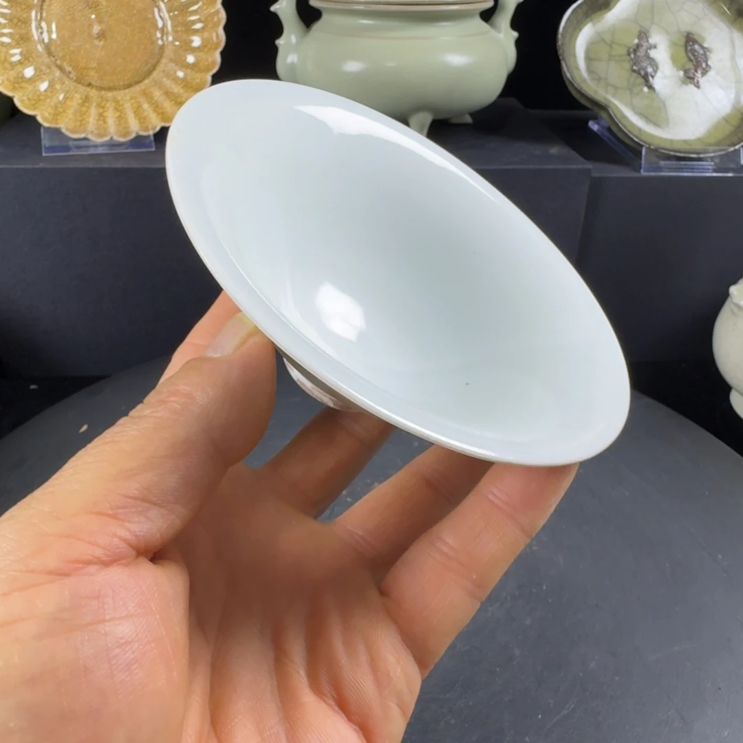 海***的瓷片器型美观精致大方