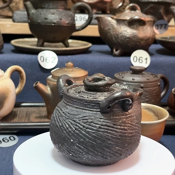 预*黑陶宝瓶57865323578653