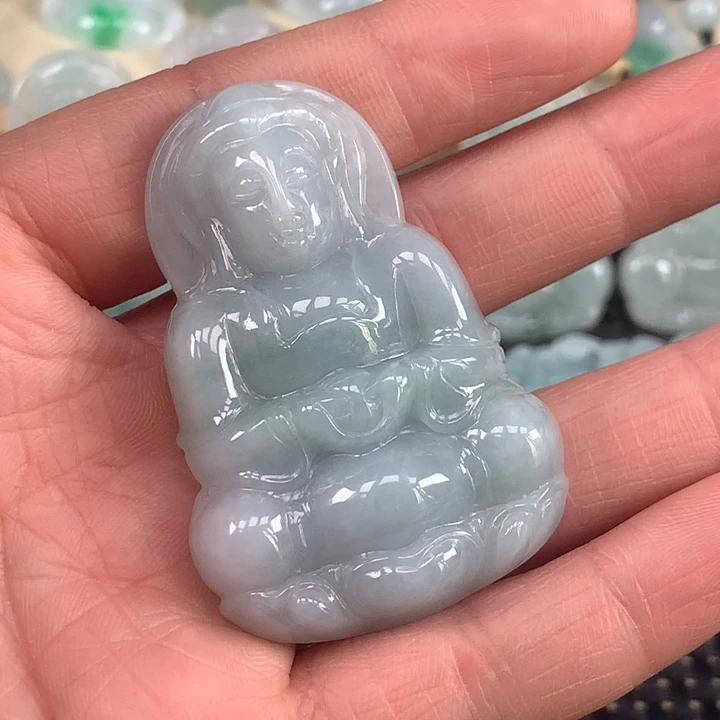 颈饰未镶嵌翡翠观音