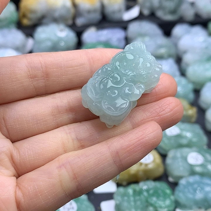 翡翠未镶嵌颈饰天然缅甸A货翡翠貔貅吊坠