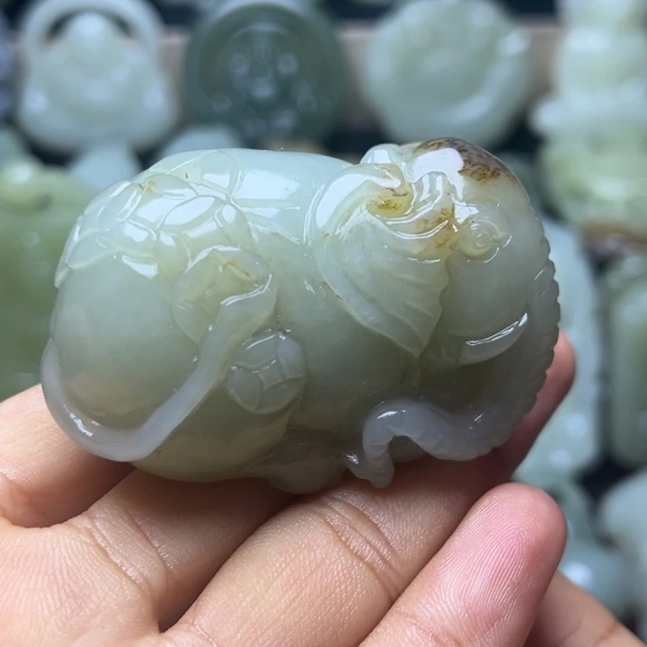 和田玉未镶嵌颈饰