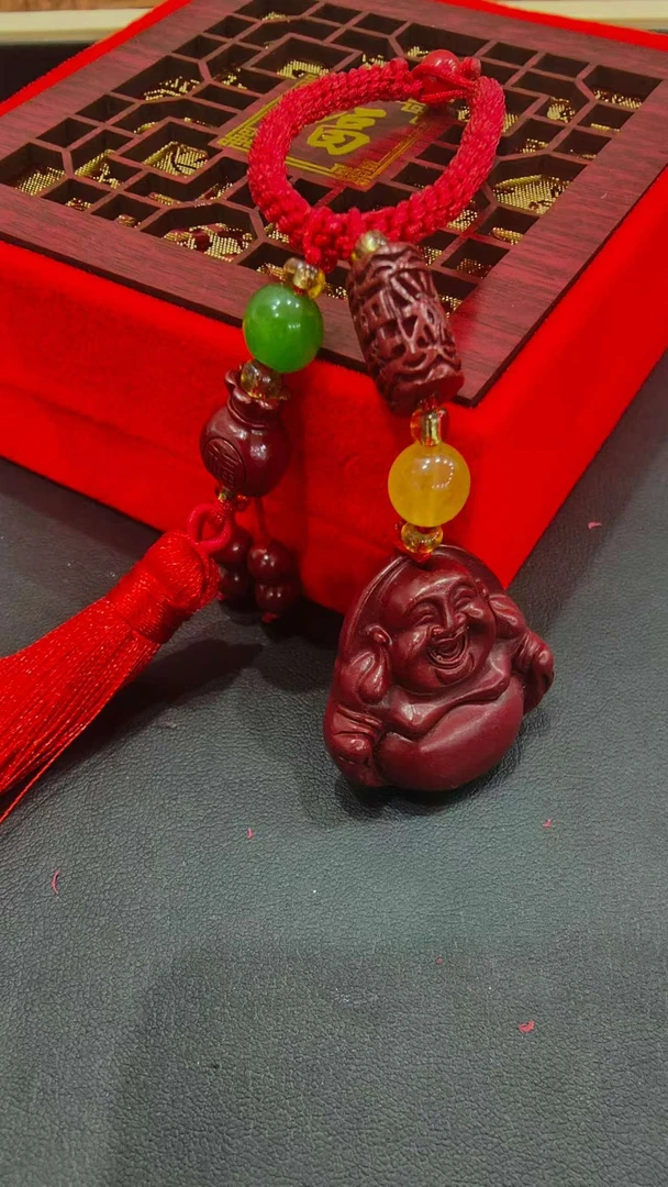 含辰砂工艺品紫金砂车载挂饰笑脸佛款