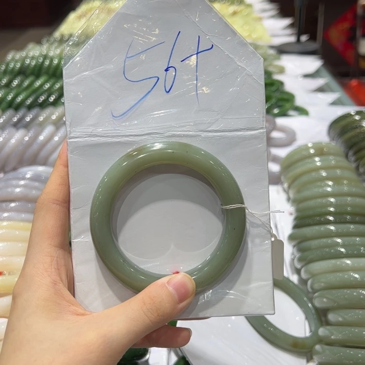 和田玉未镶嵌手镯和田玉