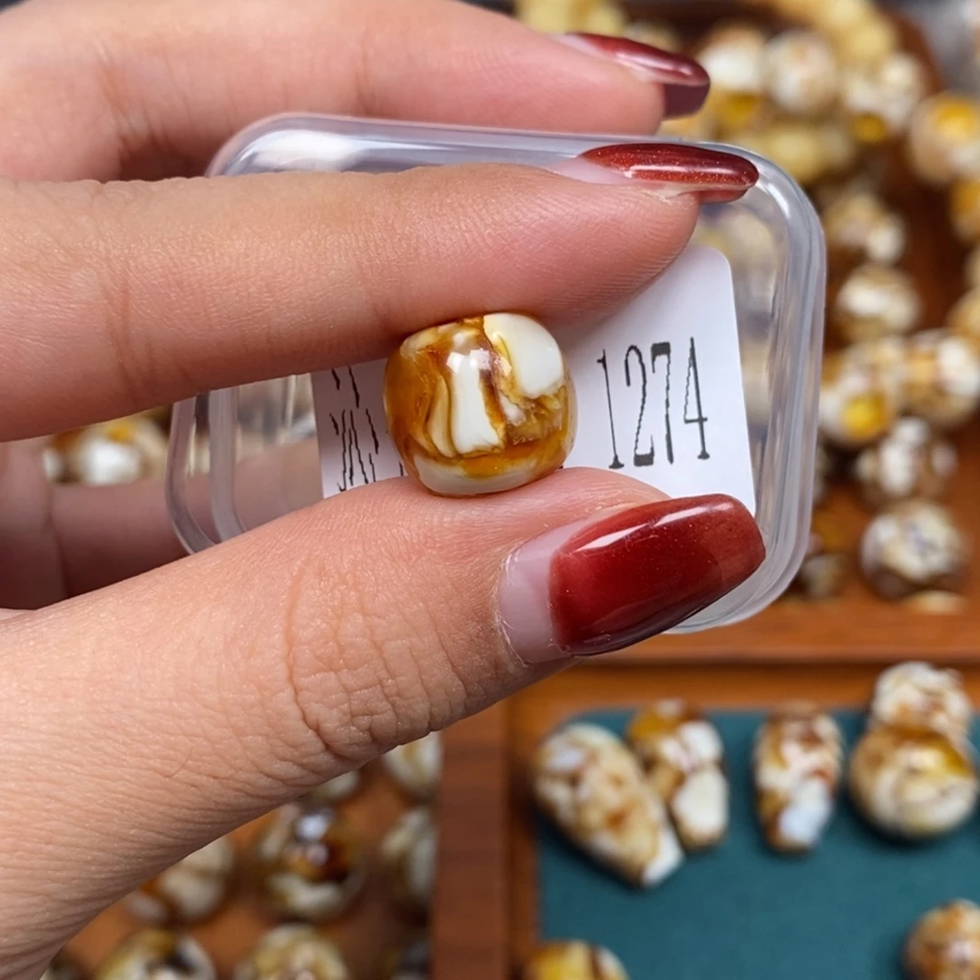 把件猴头核桃沁色圆珠老型1274