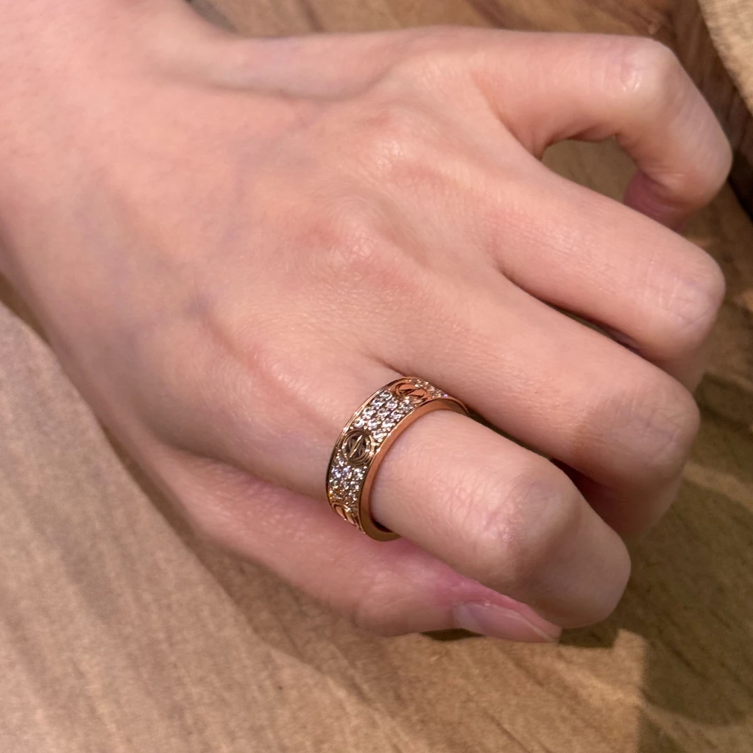 钛钢合成锆石戒指 COCOMYTH镀K金轻奢时尚宽版满天星戒指G142