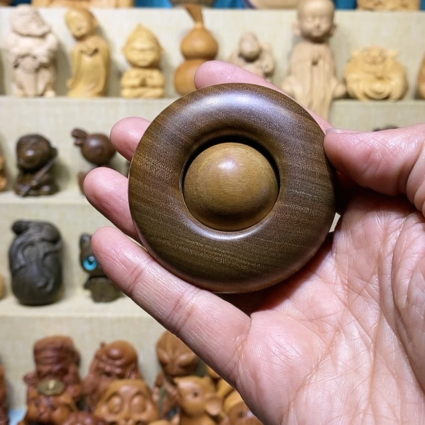 【闪购商品】维腊木（绿檀）M***o时来运转手把件