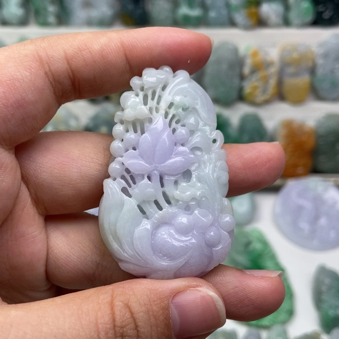翡翠未镶嵌吊坠(赠链)
