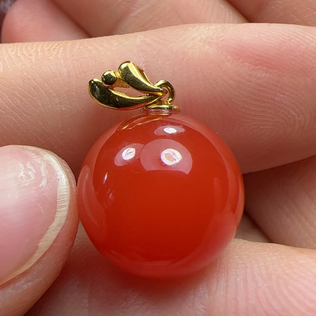 南红玛瑙吊坠18K金镶嵌
