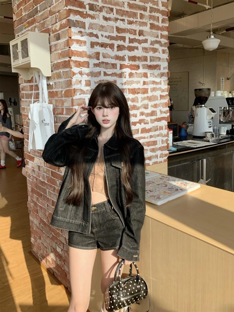 2025新款设计感翻领拉链长袖外套女秋季高腰显瘦牛仔长袖＋短裤女