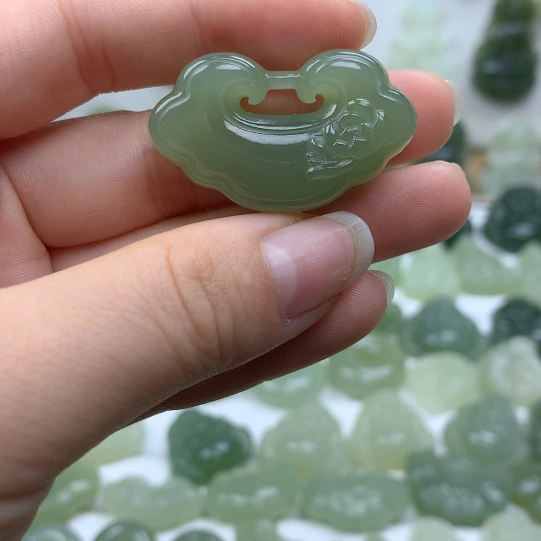【闪购商品】颈饰未镶嵌和田玉