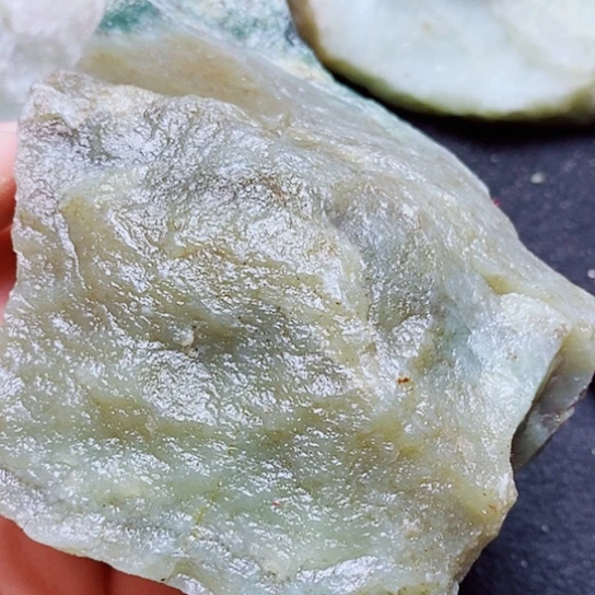 未镶嵌和田玉（糖玉）珠宝半成品