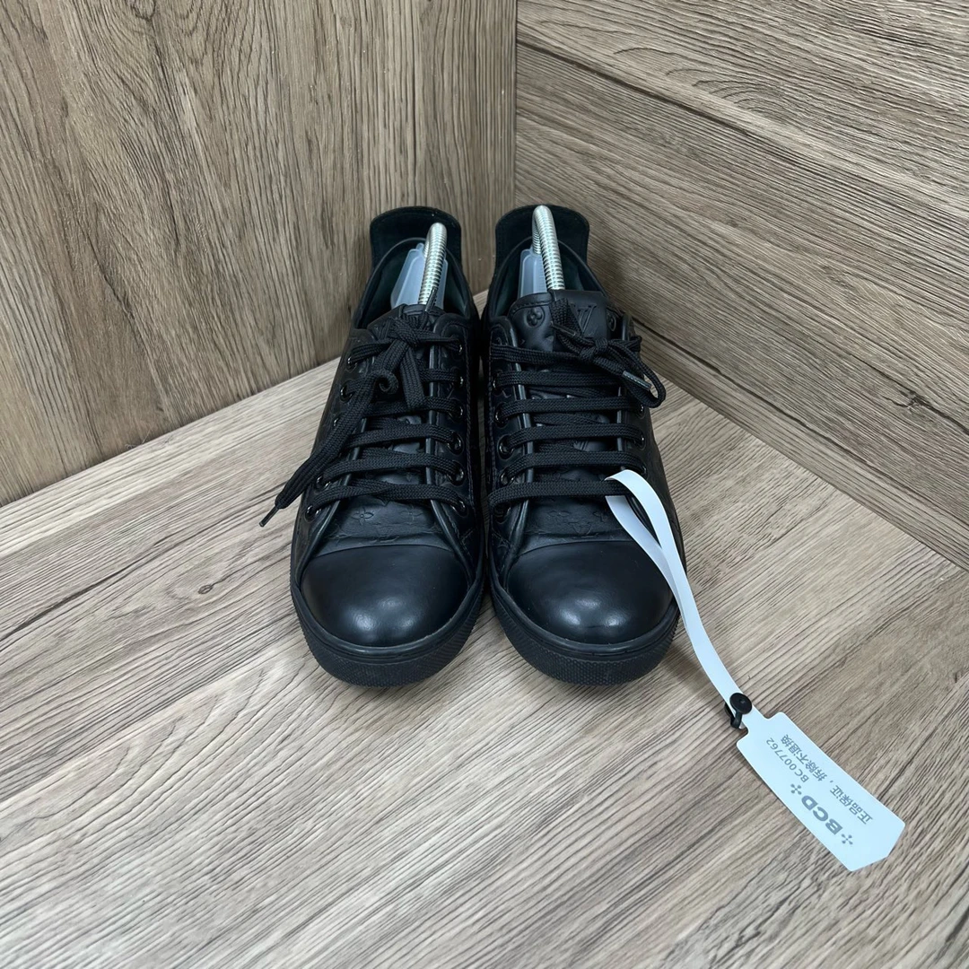 90新 LouisVuitton/路易威登 黑色满印压纹logo板鞋 36.5码/9新/