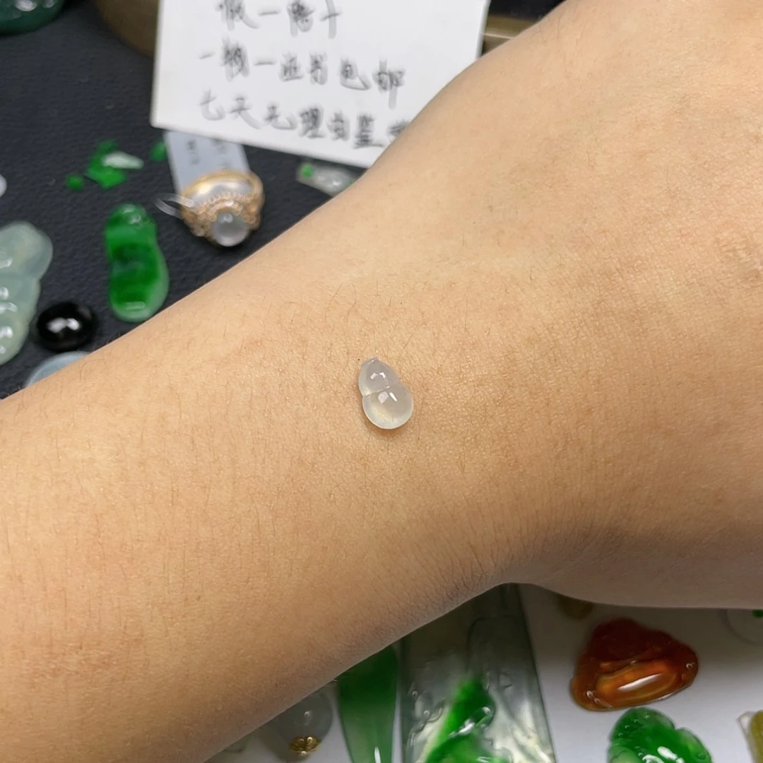 【闪购商品】颈饰未镶嵌翡翠葫芦