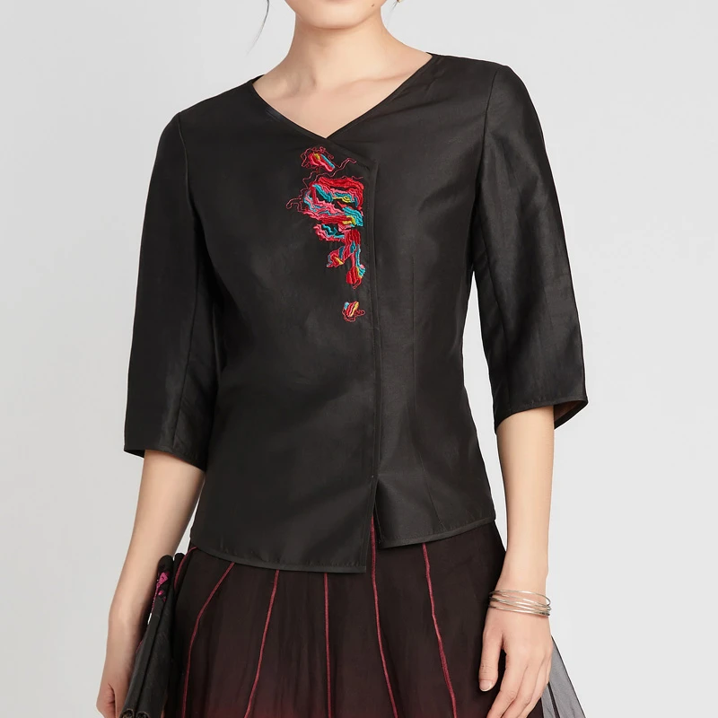 TANGY Collection/天意精品春夏新品聊春系列莨绸绣花上衣L211011