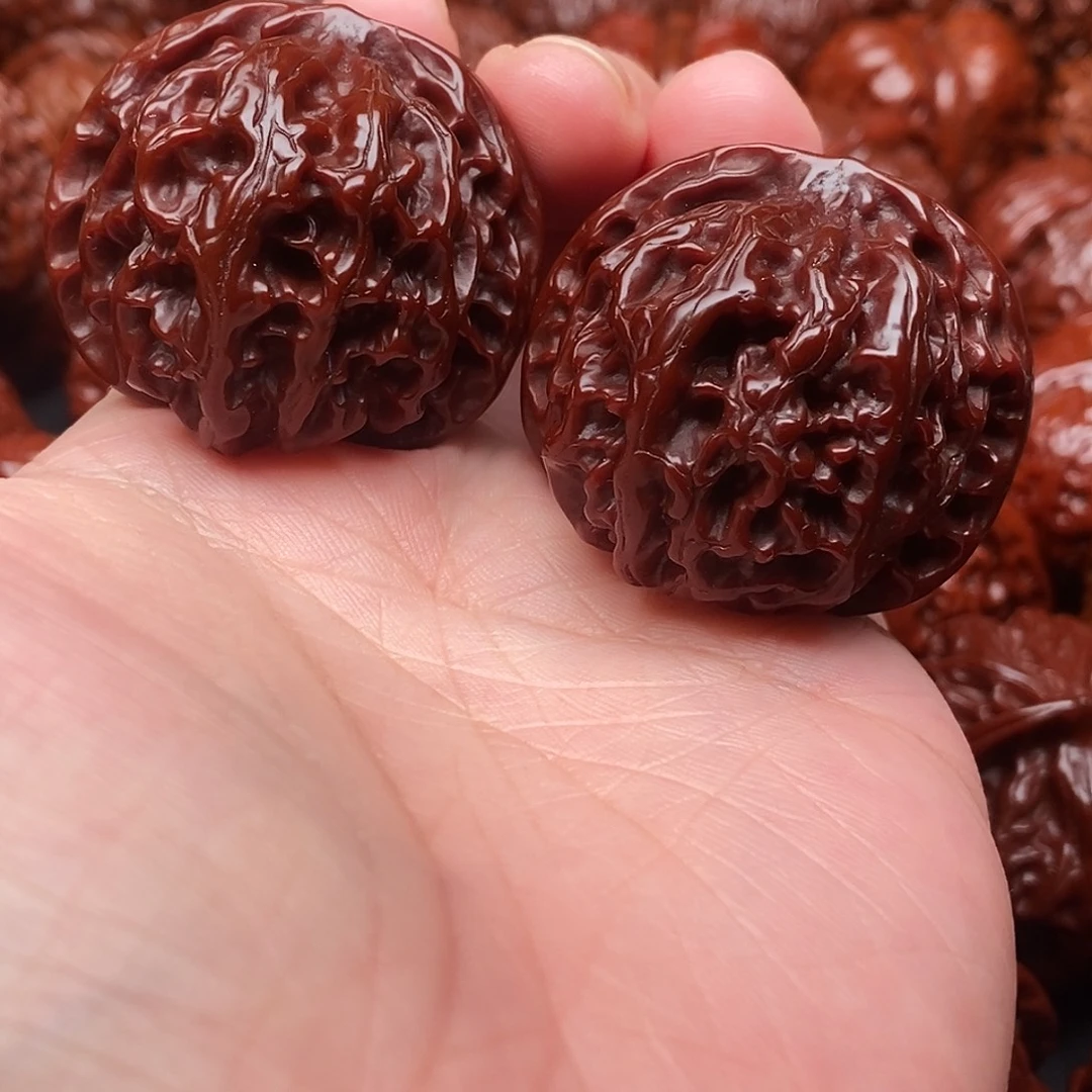 J***o吊坠猴头核桃苹果元